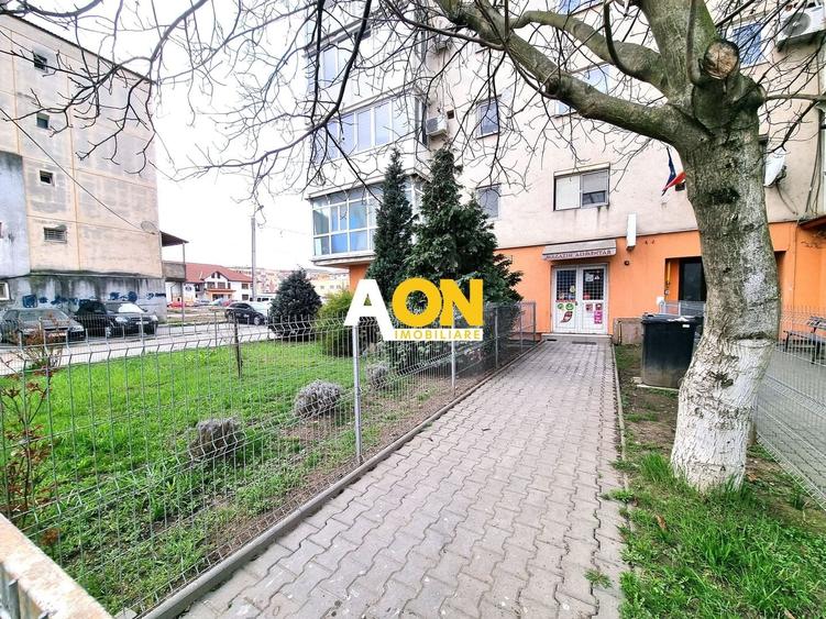 Spațiu comercial, de 55 mp, în Industrială