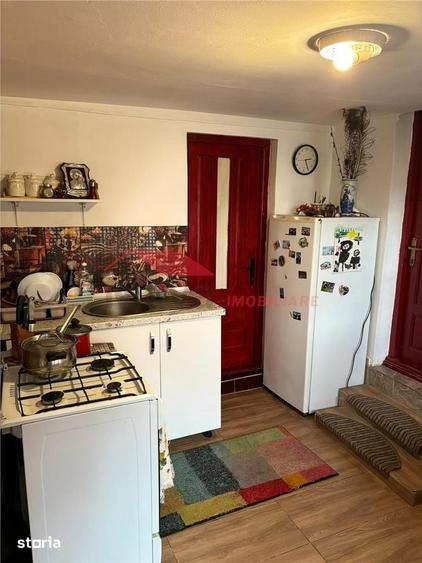 Casă cu 3 camere cu Teren 1700 Mp în Central
