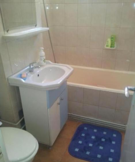 Apartament cu 4 camere decomandat în Drumul Taberei