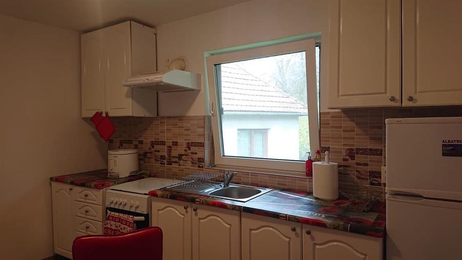 Casă individuală cu 3 camere cu Teren 1084 Mp în Vața de Jos