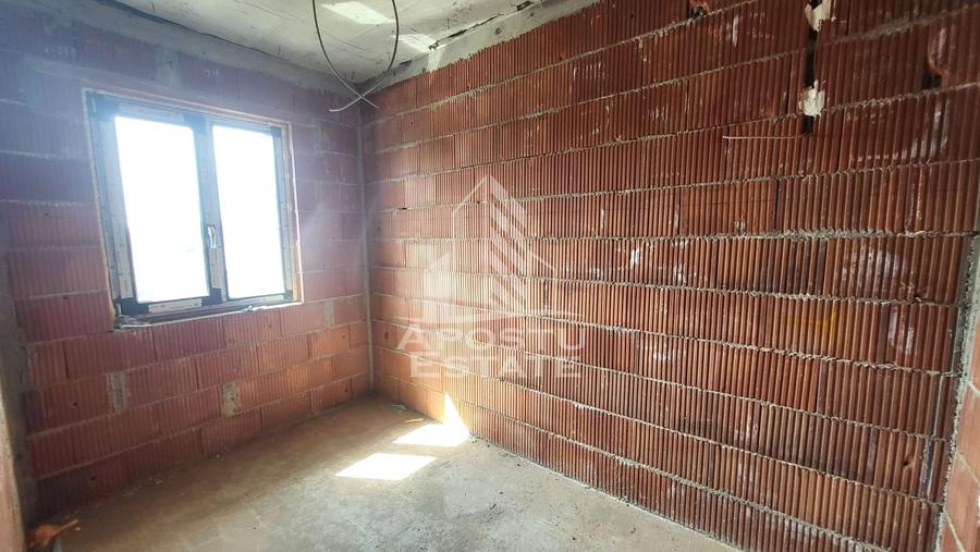 Duplex cu 5 camere cu Canalizare în Becicherecu Mic