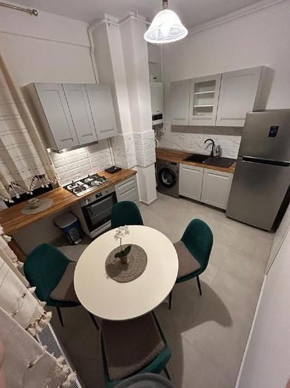 Apartament cu 3 camere decomandat, mobilat în Central