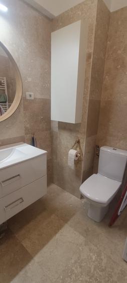 Apartament cu 2 camere semidecomandat, mobilat în Est