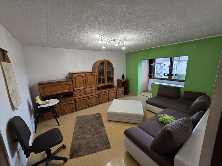 Apartament cu 3 camere decomandat în Elisabetin