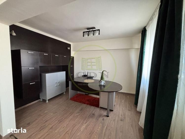 Apartament cu 4 camere semidecomandat în Central