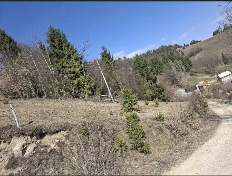 Teren de 350 mp, în Vadu Moților