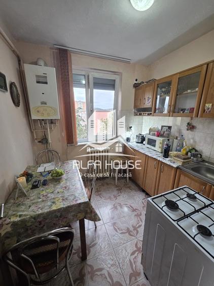 Apartament cu 2 camere decomandat în Micro III
