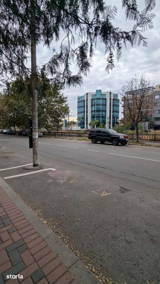 Apartament cu 3 camere decomandat în Nerva Traian