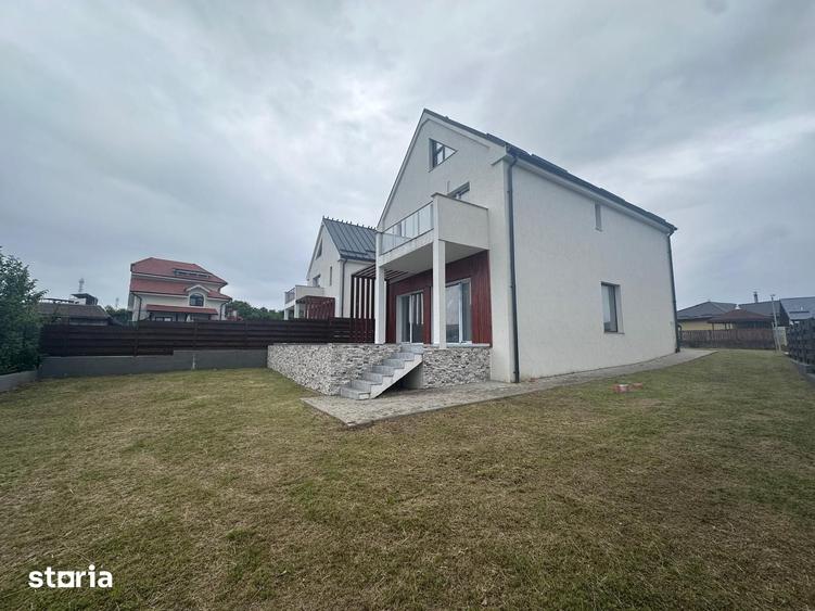 Casă cu 7 camere cu Teren 500 Mp în Feleacu