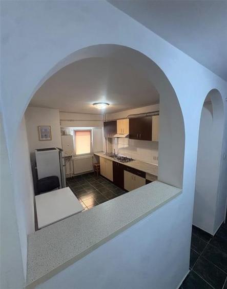 Apartament cu 2 camere decomandat, mobilat în Nicolina