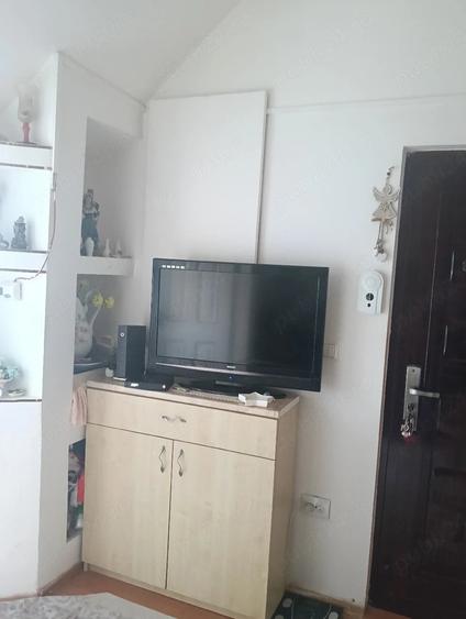 Garsonieră nedecomandată în Lipovei