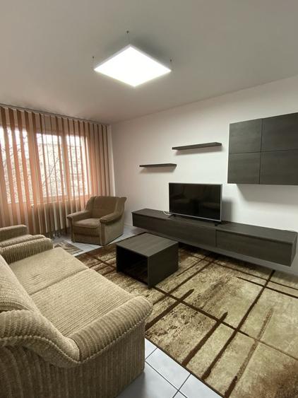 Inchiriez apartament cu 2 camere, zona Dacia - 11