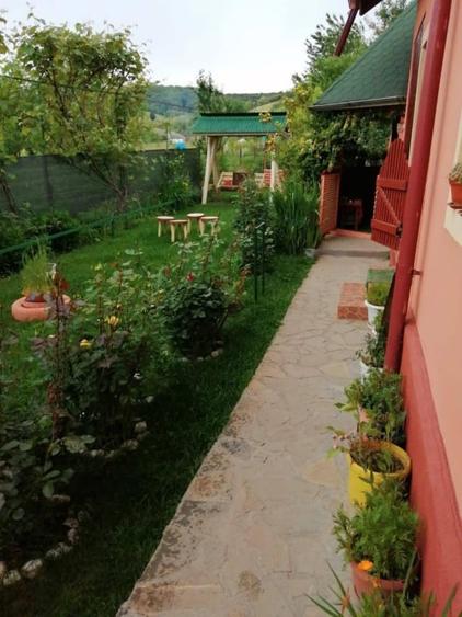 Casă individuală cu 7 camere cu Teren 1330 Mp în Măneciu-Pământeni