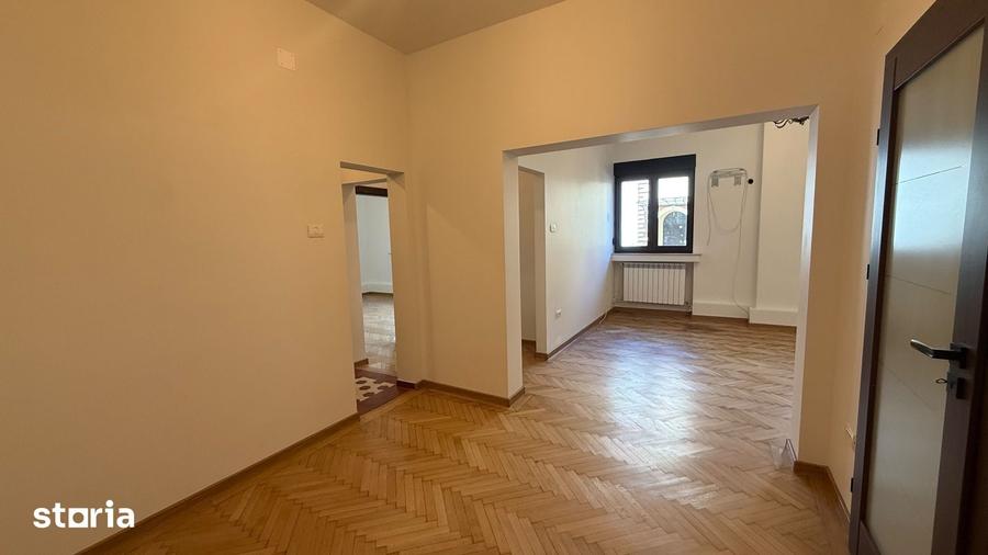 Apartament cu 3 camere în Eminescu