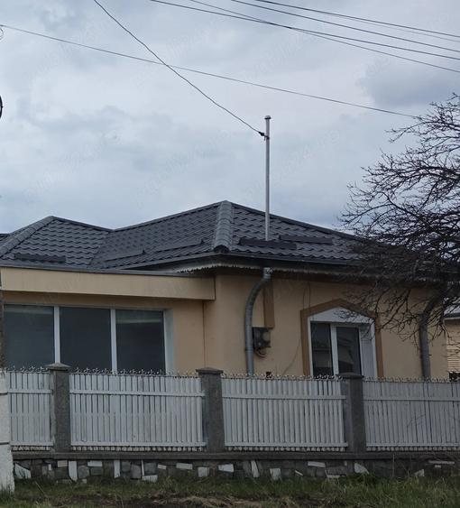Casă cu 5 camere cu Teren 2074 Mp în Rubla
