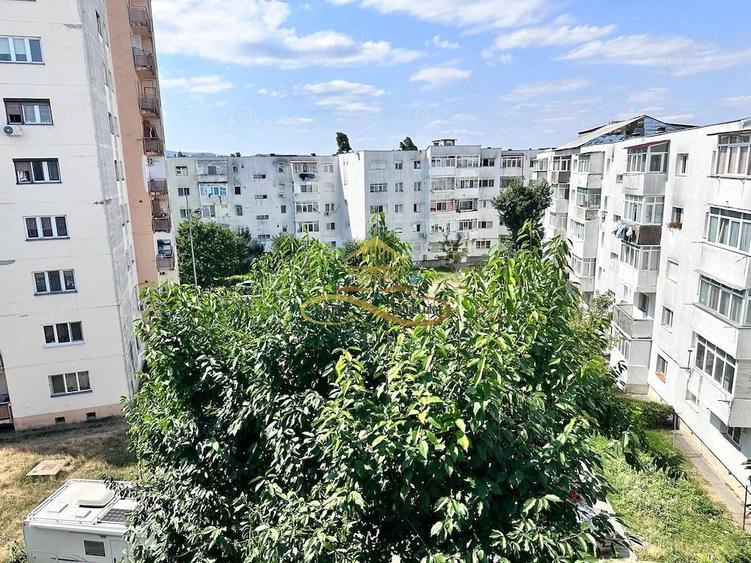 Apartament cu 2 camere decomandat în Mioriței