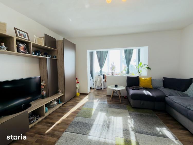 Apartament cu 3 camere decomandat în Est