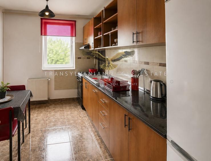 Apartament cu 3 camere semidecomandat, mobilat în Zorilor