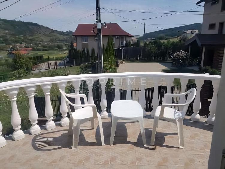 Casă individuală cu 8 camere cu Canalizare în Ivănești
