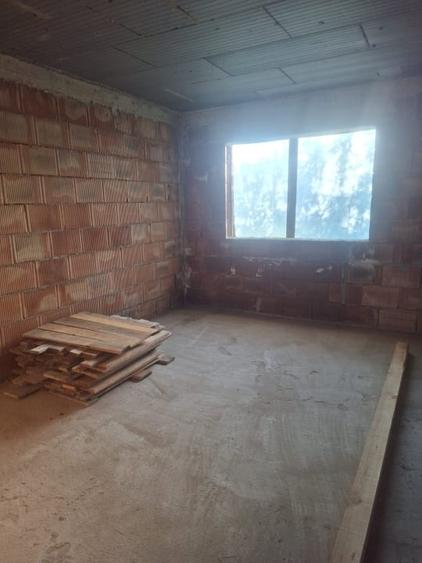 Casă individuală cu 5 camere cu Canalizare în Vălenii de Munte