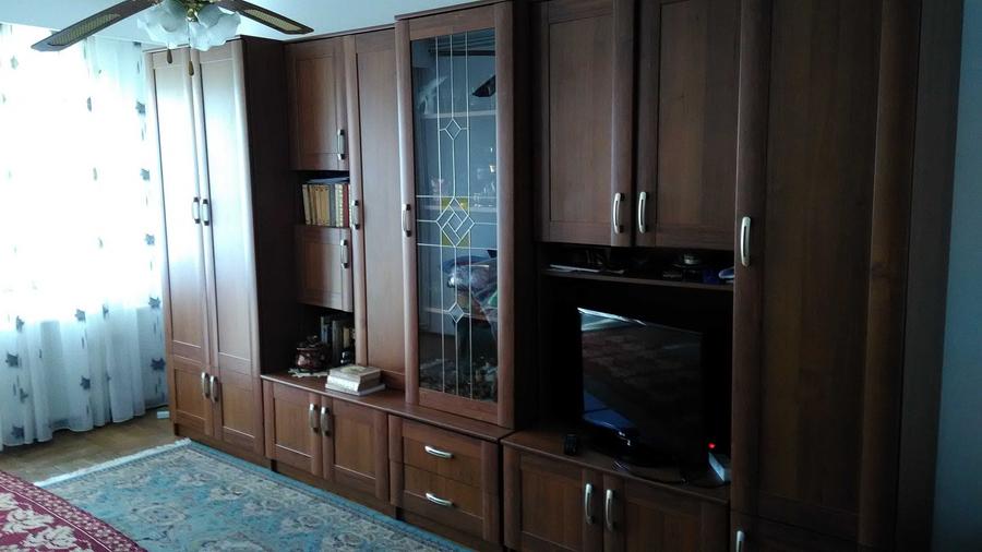 Apartament cu 3 camere decomandat în Lipovei