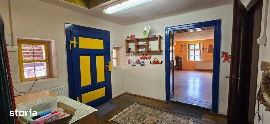 Casă cu 5 camere cu Teren 800 Mp în Vânători