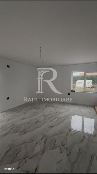 Casă cu 4 camere cu Teren 928 Mp în Sânmartin