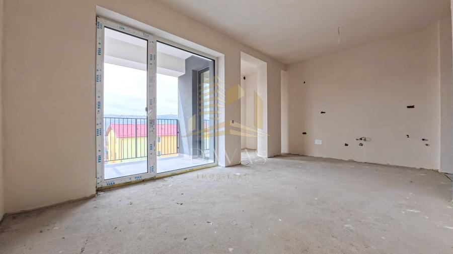 Apartament cu 3 camere semidecomandat în Baciu