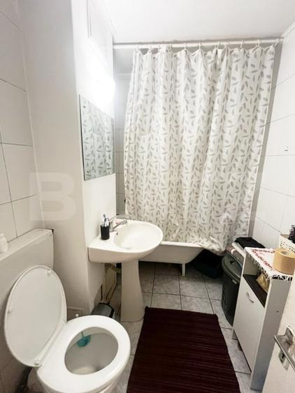 Apartament cu 5 camere decomandat, mobilat în Canta