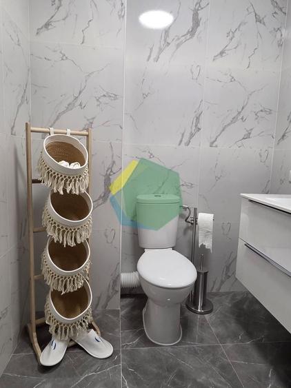 Apartament cu 3 camere, mobilat în Nord-Est