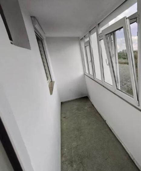 Apartament cu 2 camere semidecomandat, mobilat în Tineretului