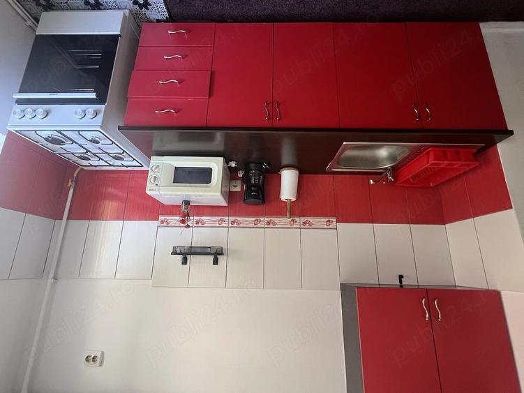 Apartament cu 3 camere decomandat în Sud