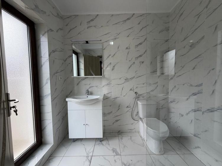 Casă cu 4 camere cu Teren 253 Mp în Central