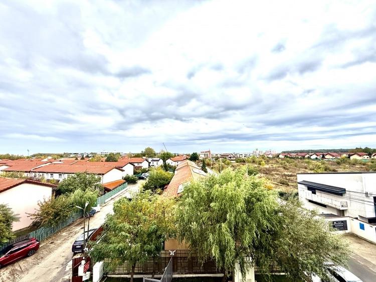 Apartament cu 3 camere decomandat în Sud