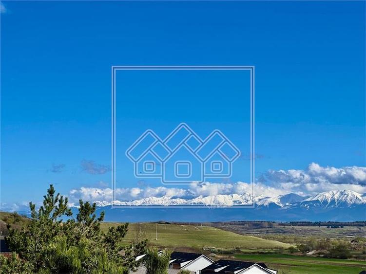 Penthouse cu 3 camere semidecomandat în Exterior Vest