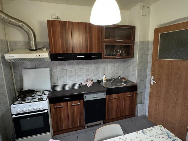 Apartament cu 2 camere semidecomandat în Brâncoveanu