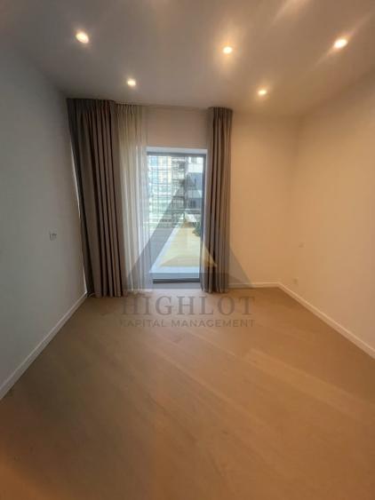 Apartament cu 3 camere semidecomandat în Barbu Văcărescu