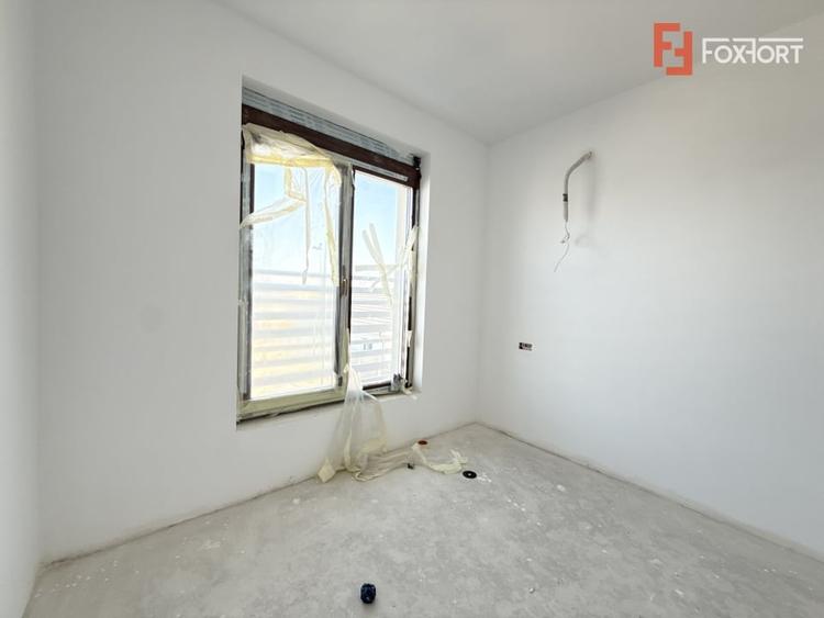 Duplex cu 4 camere cu Canalizare în Săcălaz