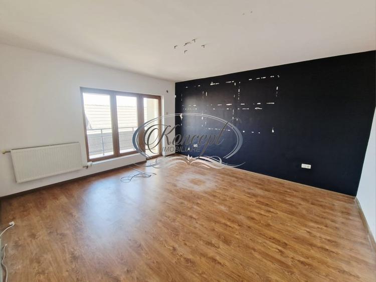 Apartament cu 4 camere decomandat în Andrei Mureșanu
