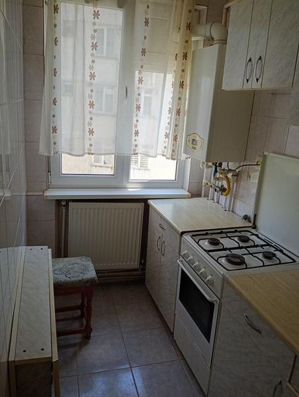Apartament cu 3 camere decomandat în Calea Romanului