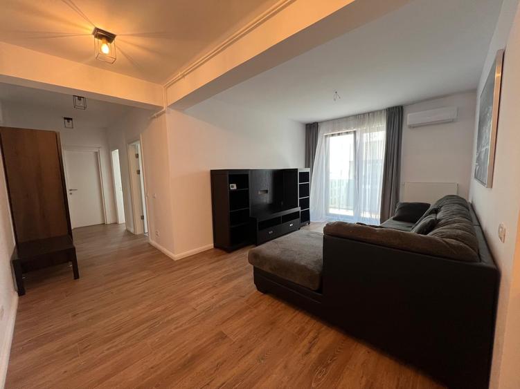 Apartament cu 2 camere semidecomandat în Băneasa