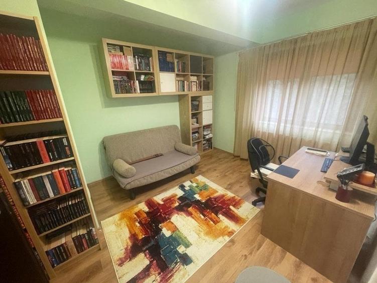 Casă individuală cu 4 camere cu Garaj în Florești