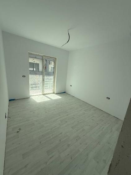 Apartament cu 3 camere decomandat în Giroc