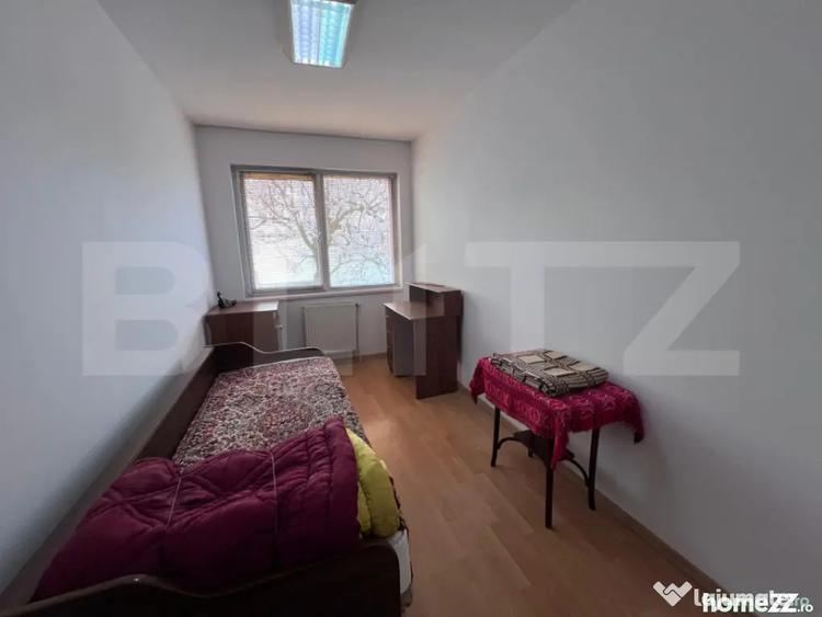 Casă cu 7 camere cu Teren 430 Mp în Gruia