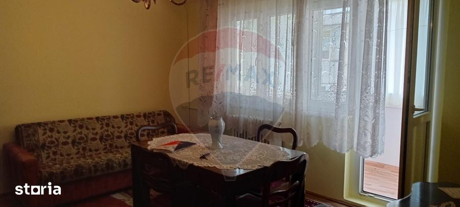 Apartament cu 2 camere semidecomandat în Aurel Vlaicu
