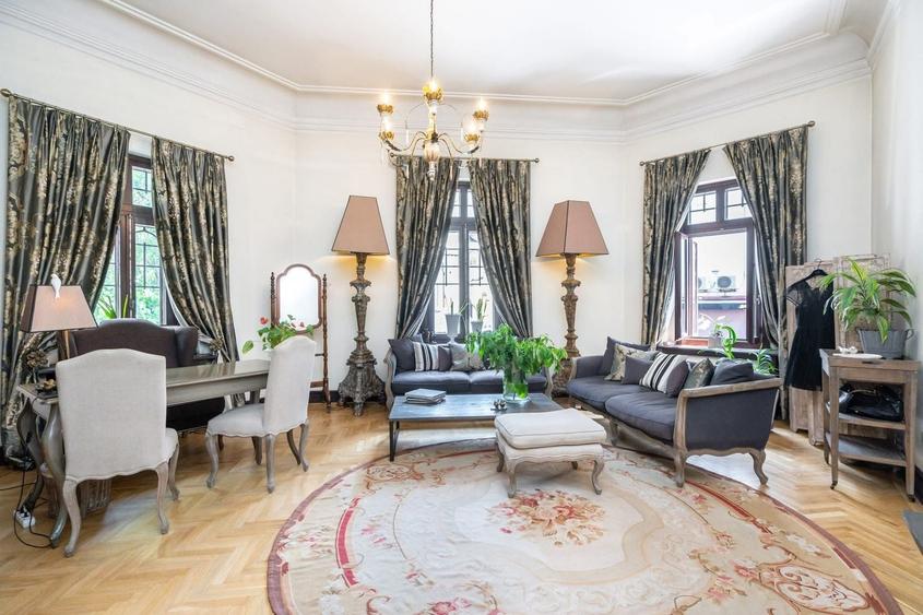 Apartament cu 4 camere circular în Calea Victoriei