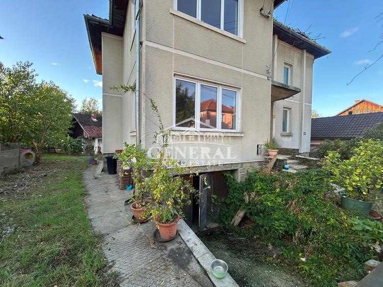 Casă individuală cu 5 camere cu Canalizare în Valea Roșie