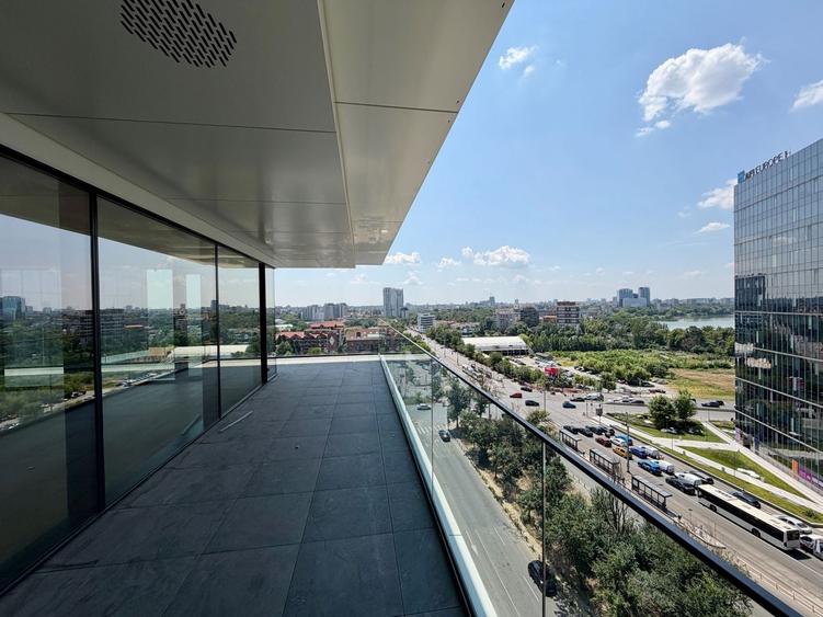 Vedere spectaculpasă | 4 camere | Terasă 65 mp - 1