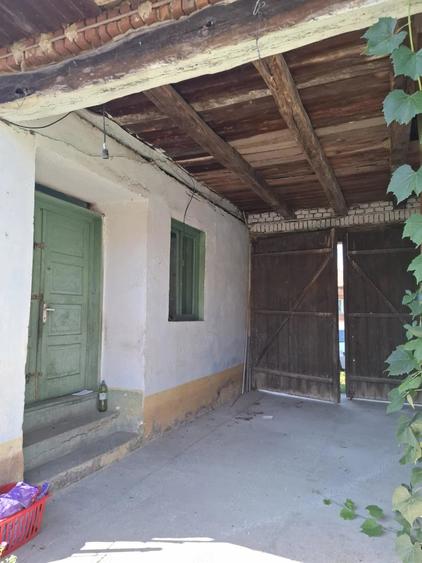 Casă cu 2 camere cu Teren 4700 Mp în Zorani