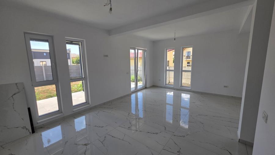 Duplex cu 5 camere cu Canalizare în Dumbrăvița